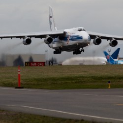 Anotonov AN-124 landing at Paine Field last Saturday.