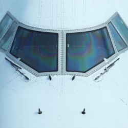 Flight deck of a Boeing 747. Image from Shutterstock.
