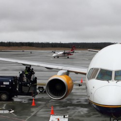 Icelandair Boeing 757 in Anchorage. Photo by Brandon Farris.