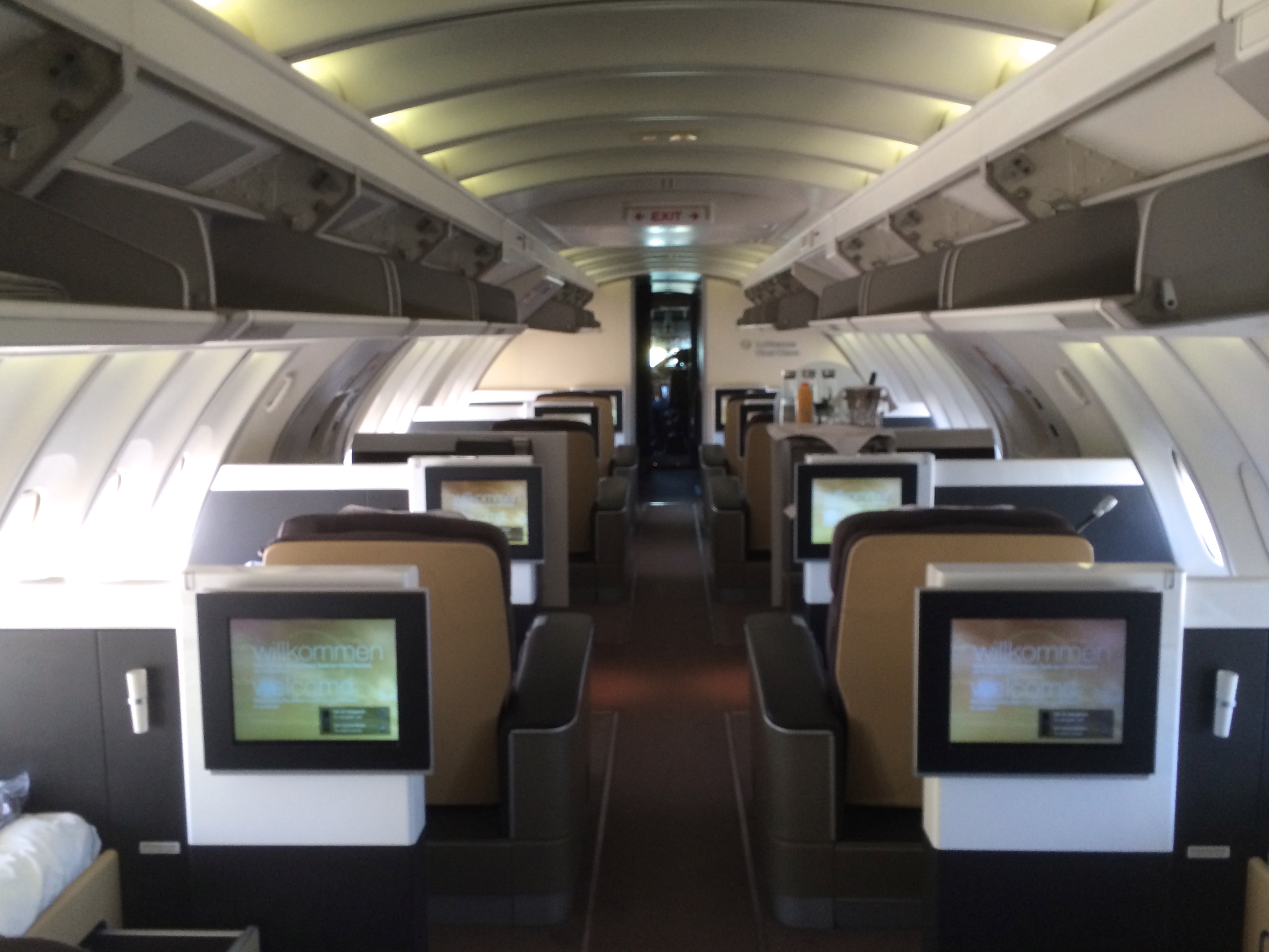 Flying Art Experiencing Lufthansa S 747 400 First Class