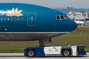 towing Vietnam Airlines Boeing 777 being towed at Frankfurt
