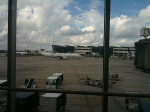 32752281 The Continental Blue Skyway livery I got a picture (not a very good one) of today while in Houston.