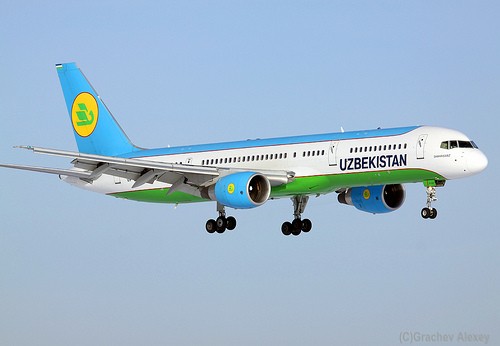 Uzbekistan Airways Boeing 757 (VP-BUD)