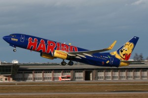 TUIfly's Boeing 737-800 (D-AHFM) with Haribo gummy bear livery
