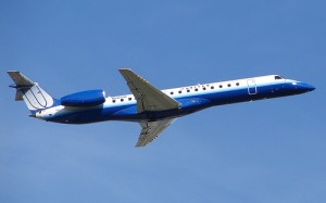 United Express ERJ-145 flying