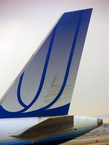 United Airline's tail could use a little wash