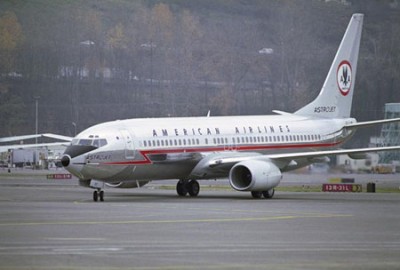 American Airlines Boeing 737-800 with its retro Astrojet livery. 