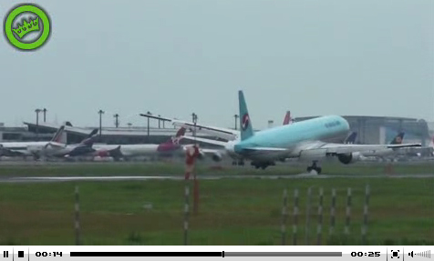 CLICK TO WATCH - Korean Air Boeing 777 has a hard landing