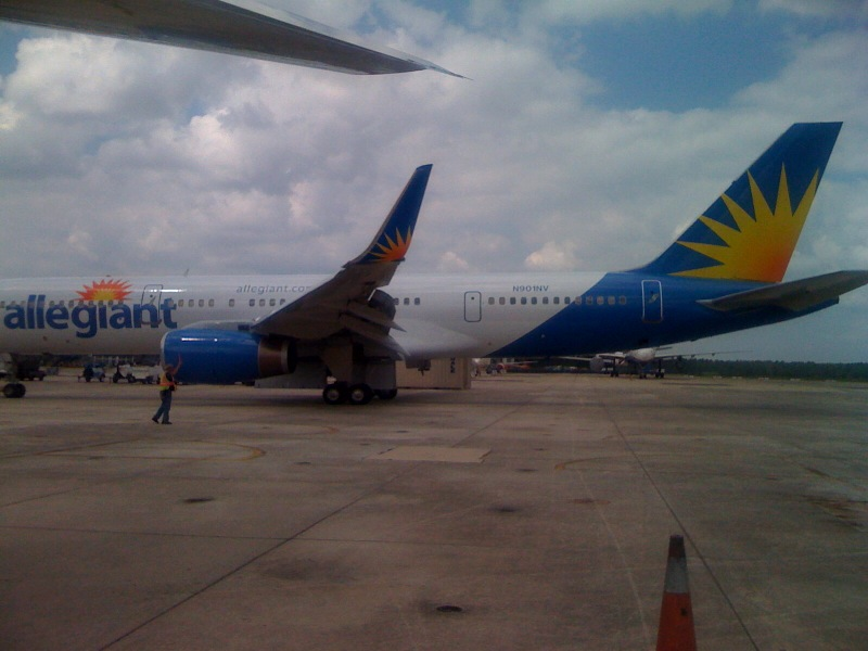 Boeing 757 N901NV with new Allegiant Livery