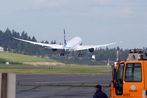 Boeing 787 Dreamliner ZA006 takes off earlier today from Paine Field. Photo by simpilot459 via Flickr
