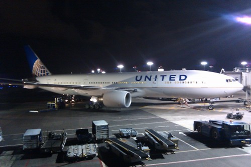 United Airlines Boeing 777-200 in new livery. Click for larger.