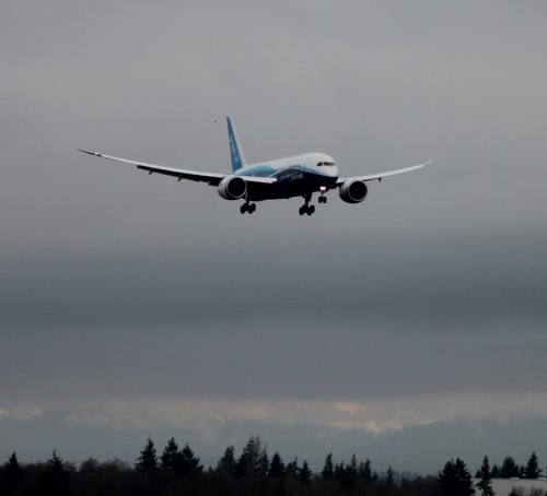 Boeing 787 Dreamliner ZA001 (N787BA) lands at Paine Field (KPAE) today.