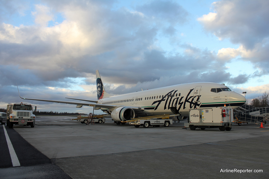 Alaska Airlines Boeing 737-800 at Bellingham.