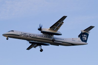 ASnewQ400 The Alaska Airlines livery on a Bombardier Q400 (N441QX) seen in Portland this week.