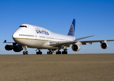 UAL747 This Boeing 747-400 (N127UA) is showing off the new United Airlines livery. Click for larger.