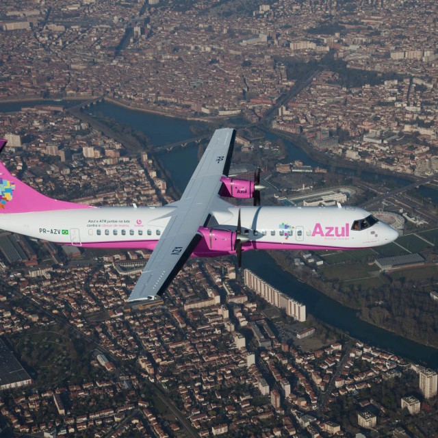 Azul's new ATR 72-600 (PR-AZV) in pink livery