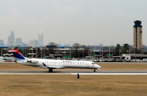 ASA ”Acey" CRJ 700 rolling on 18C at Charlotte-Douglas International Airport.