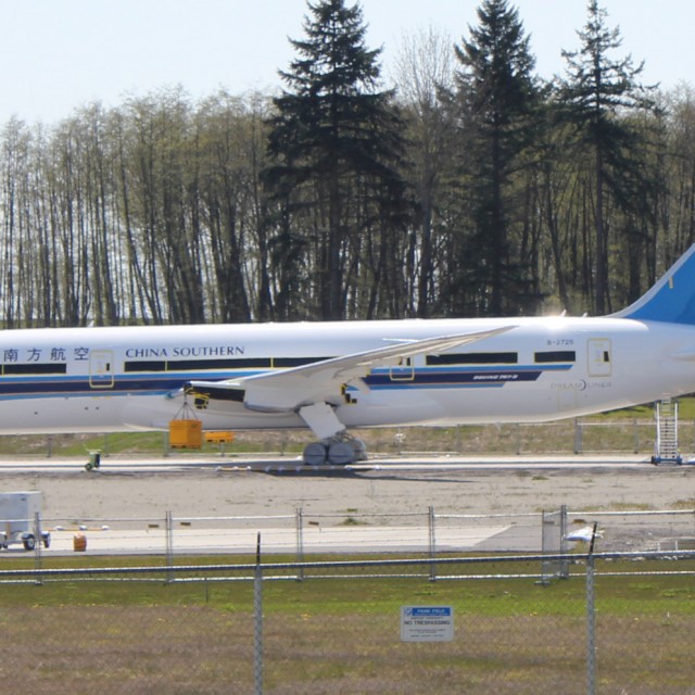 The first Boeing 787 Dreamliner for China Southern (B-2725)