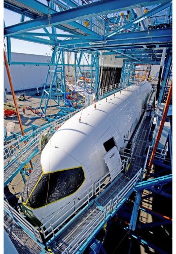 Boeing 787 Dreamliner undergoes fatigue testing at Paine Field. Photo from Boeing