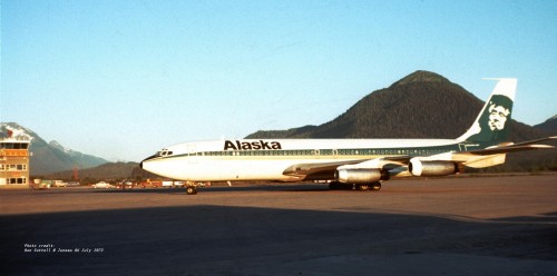 N724PA with green/gold livery with Eskimo on the tail
