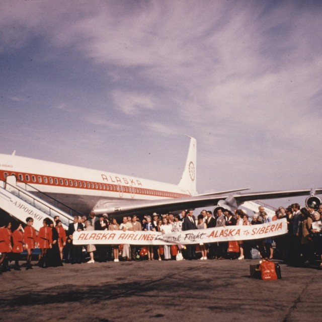 N727PA with the "Golden Jet" on the tail