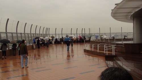 The new international terminal at Haneda has an amazing observation deck. The rain didn't stop visitors.