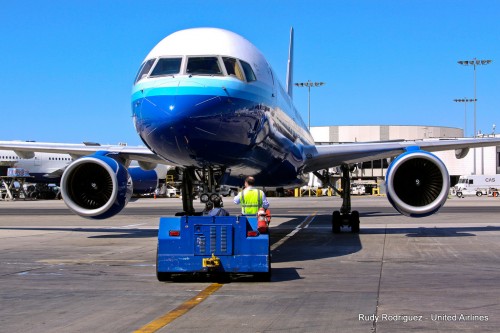 United Airlines Boeing 757 at LAX