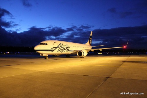 Alaska Airlines Boeing 737-800 about to leave Bellingham for warm Honolulu.
