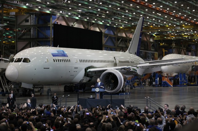 President Obama in front of a Boeing 787 Dreamliner inside the Boeing Factory. Photo by Jeremy Dwyer-Lindgren.
