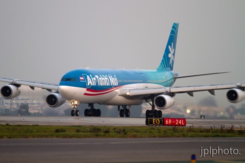 Air Tahiti Nui Airbus A340-300 (F-OLOV) about to leave LAX. Photo by Jeremy Dwyer-Lindgren.