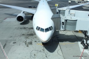 United Airlines Boeing 777 at San Francisco.