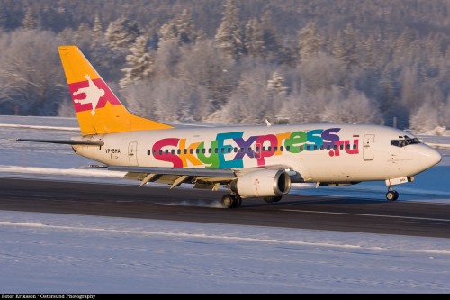 Sky Express Boeing 737 in the snow. Photo by Ostersund Photography.