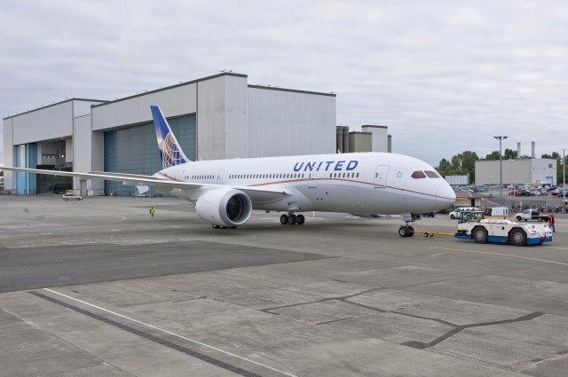 High-Resolution Photo: United’s first Boeing 787 Dreamliner comes out of the paint hangar. Photo from The Boeing Company.