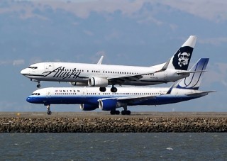 United Airlines Boeing 757 and Alaska Airlines Boeing 737 at SFO.