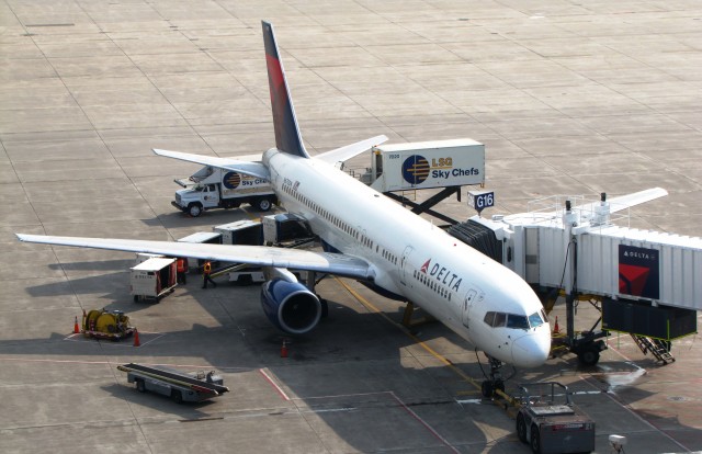 Delta Air Lines Boeing 757-200 at MSP. Photo by Daniel Betts