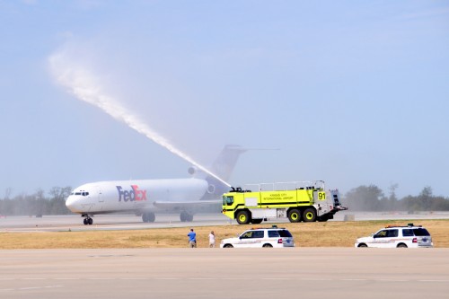 FedEx Boeing 727. Image by JL Johnson.