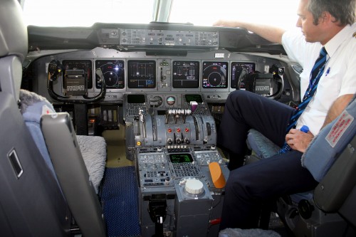 The flight deck of a KLM MD-11. Photo by Dave H.