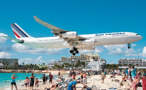 An Airbus A340 landing at St. Maarten. Image from Airways Magazine.