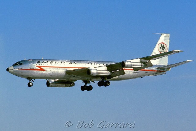 American Airlines Boeing 707. Photo by Bob Garrard.