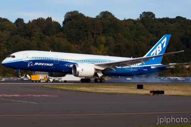 ZA003 taking off at Boeing Field (BFI). Photo by Jeremy Dwyer-Lindgren.