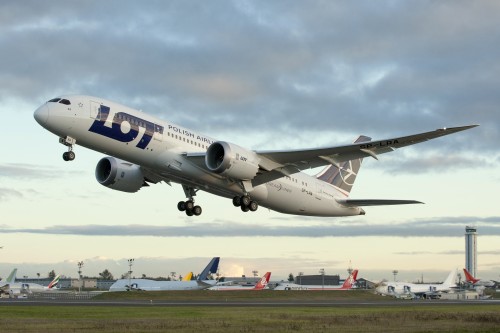 LOT's first Boeing 787 Dreamliner (SP-LRA) takes off from Paine Field. Image from LOT.