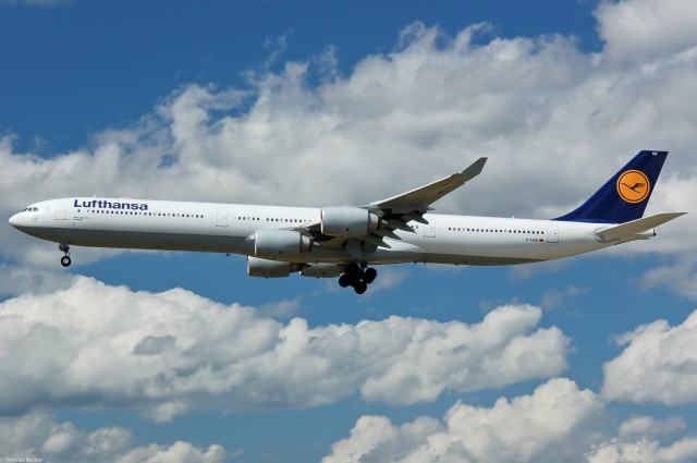 Lufthansa Airbus A340-642 D-AIHE Leverkusen. Photo by Thomas Becker.