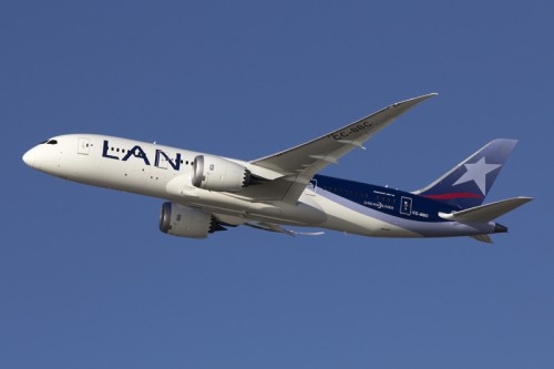 LAN's Boeing 787 Dreamliner (CC-BBC) departs LAX on January 6, 2013. Photo by Brian Gershey.