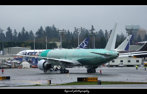 One of American Airlines new Boeing777-300ERs that have been confirmed will get a new livery are painted in similar fashion. Photo by Malcolm Muir / AirlineReporter.com.