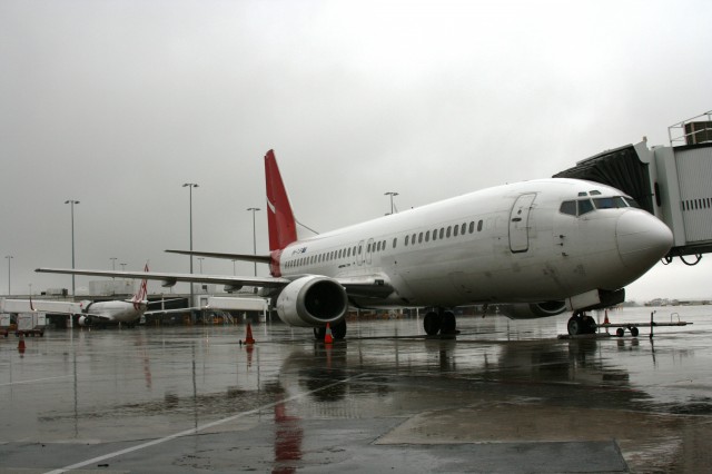 A retiring 737-400 waits at the gate prior to it's final departure. Photo by Owen Zupp. 