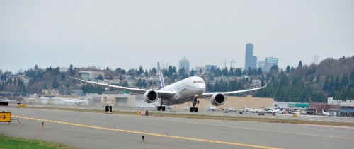 Boeing fifth 787 test aircraft, ZA005, lifts off from Boeing Field. Image from Boeing.