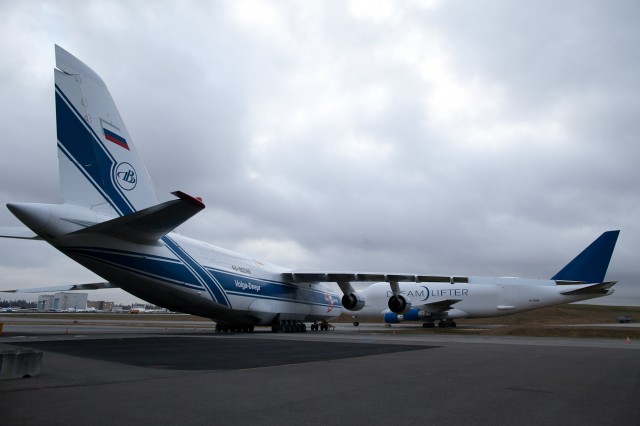 The AN-124 next to a Boeing Dreamlifter, which were both next to the Future of Flight. 