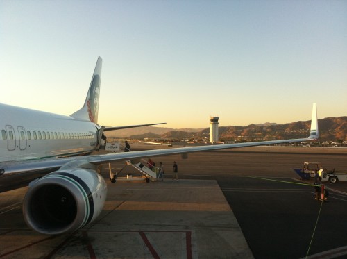 Boarding an Alaska Airlines Boeing 737 at Burbank. Image by Colin Cook.