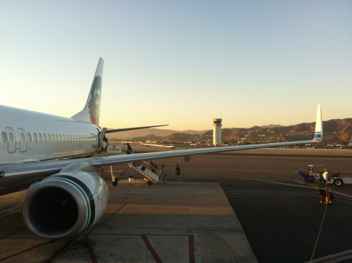 Boarding an Alaska Airlines Boeing 737 at Burbank. Image by Colin Cook.