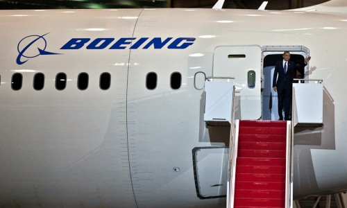 You can see the joint on the 787, meaning it has not been painted. Photo by Jeremy Dwyer-Lindgren / NYCAviation